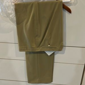 Beautiful women’s wool trousers.  Straight front.  No pleat.